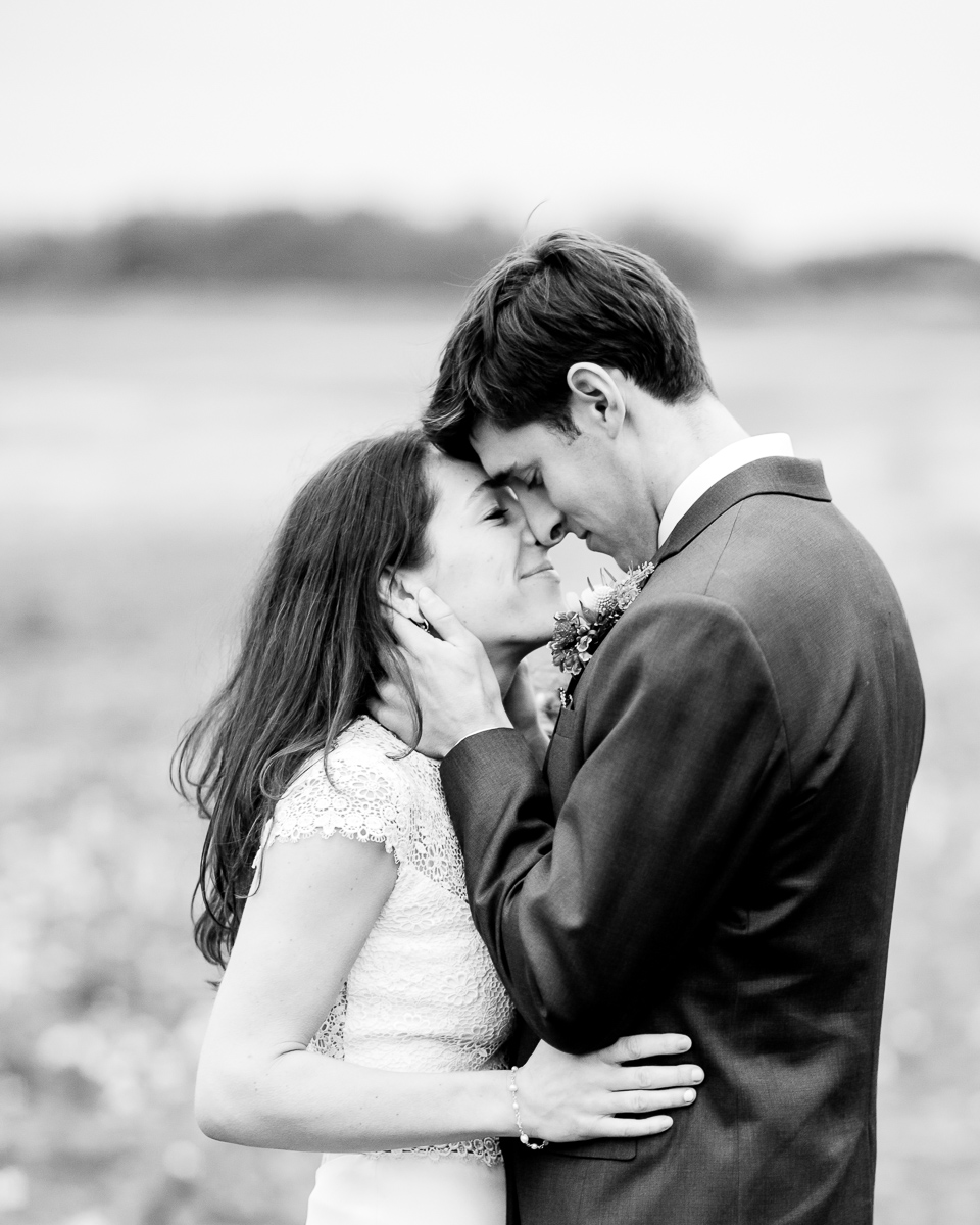 Starry Night Cafe Summer Intimate Elopement Wedding LINDSAY RAYMONDJACK